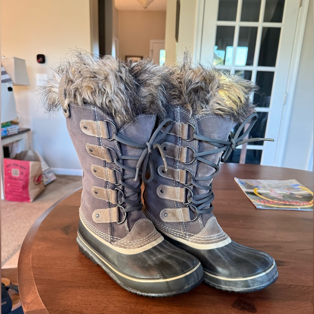 Sorel Joan of Arctic boots Size: 8